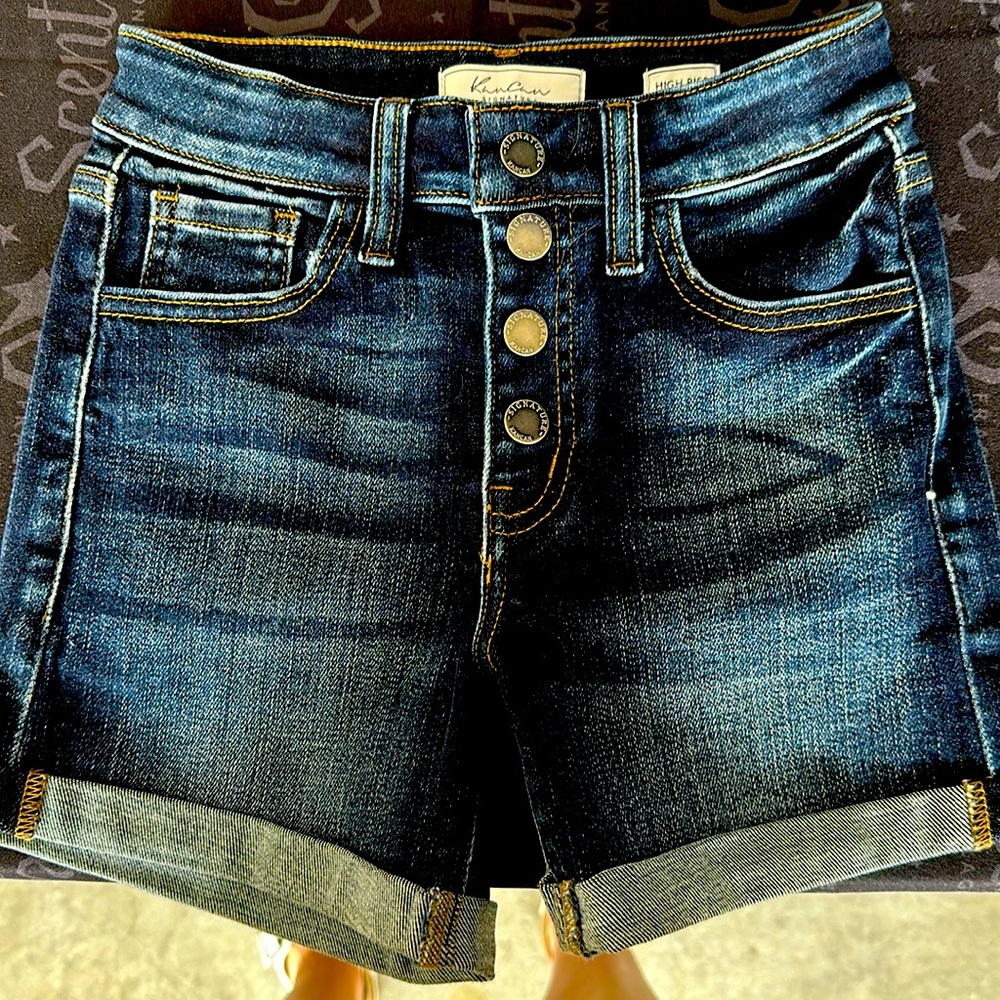 Girls KanCan High Rise Button fly shorts. New no tags.
